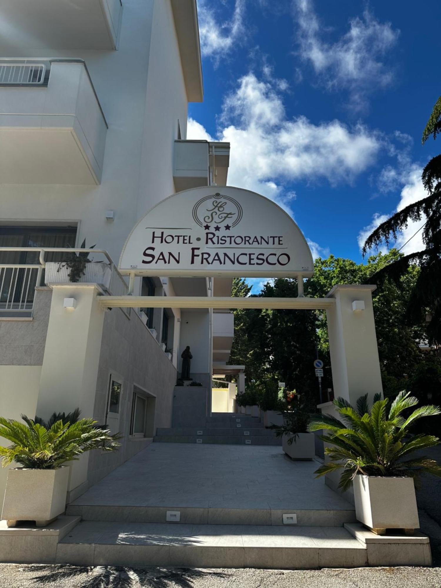 Hotel San Francesco San Giovanni Rotondo Dış mekan fotoğraf
